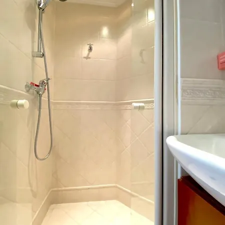 Who's Anton For Or Two, Near Amsterdam Monnickendam